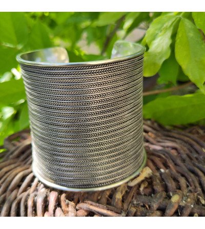 Long Threaded Cuff