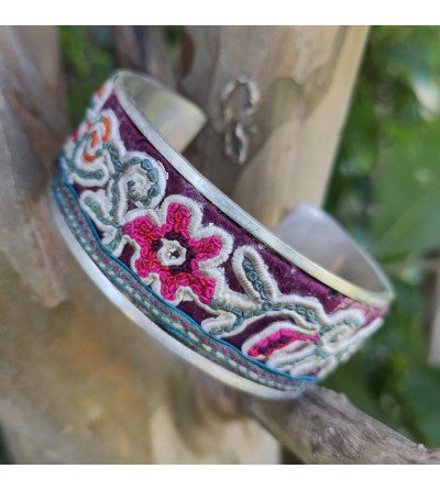 Vintage embroidered Bracelet