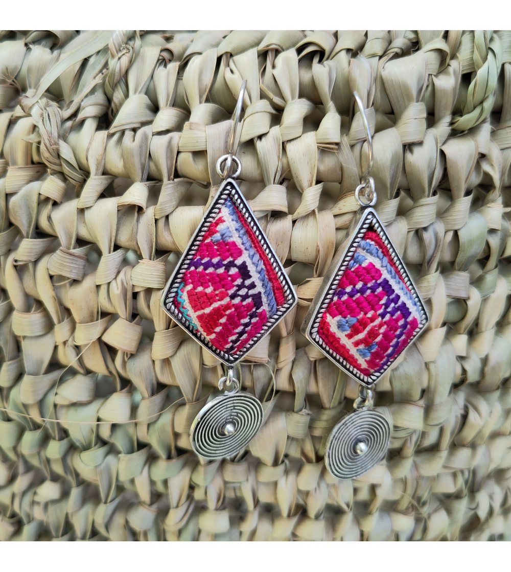 boucles d'oreilles hmong fuschia