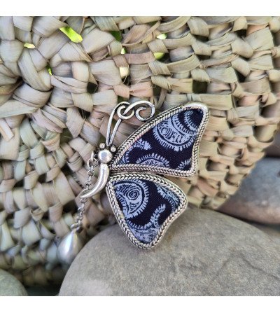 broche papillon batik