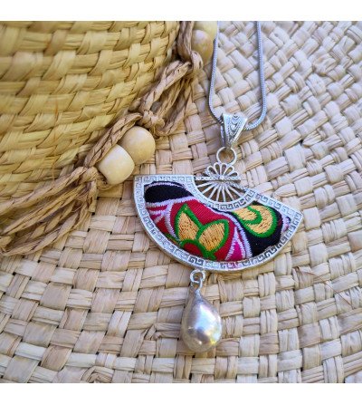 Pendentif broderie Miao