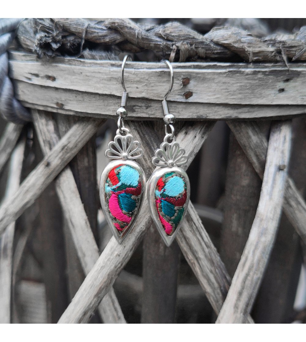 Boucles d'oreille brodées Petites gouttes vertes, artisanat Miao